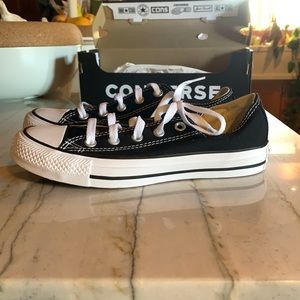 COPY - Black low top converse (BRAND NEW)